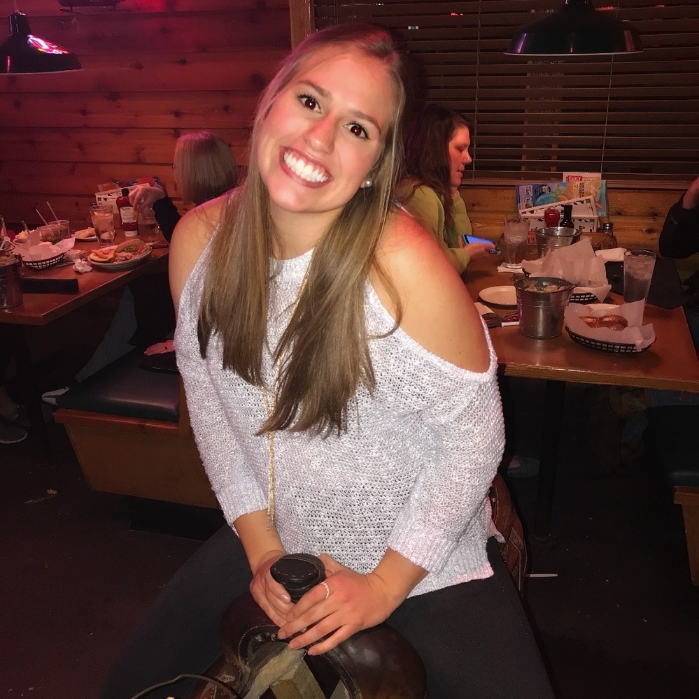 Meet your Posher, Kelli